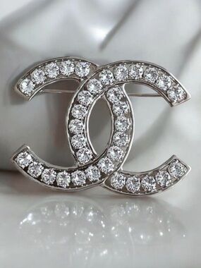 🌸Chanel Large Silver Crystal Brooch🌸